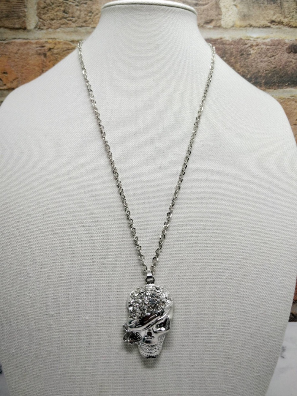 Silver Skull Pendant Necklace
